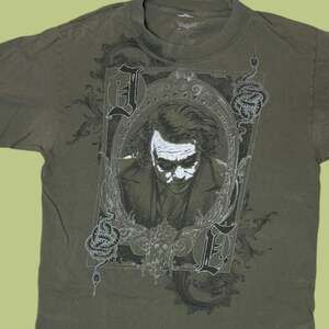 Vintage 2000s The Dark Knight Heath Ledger Joker Playing Card Graphic Tee